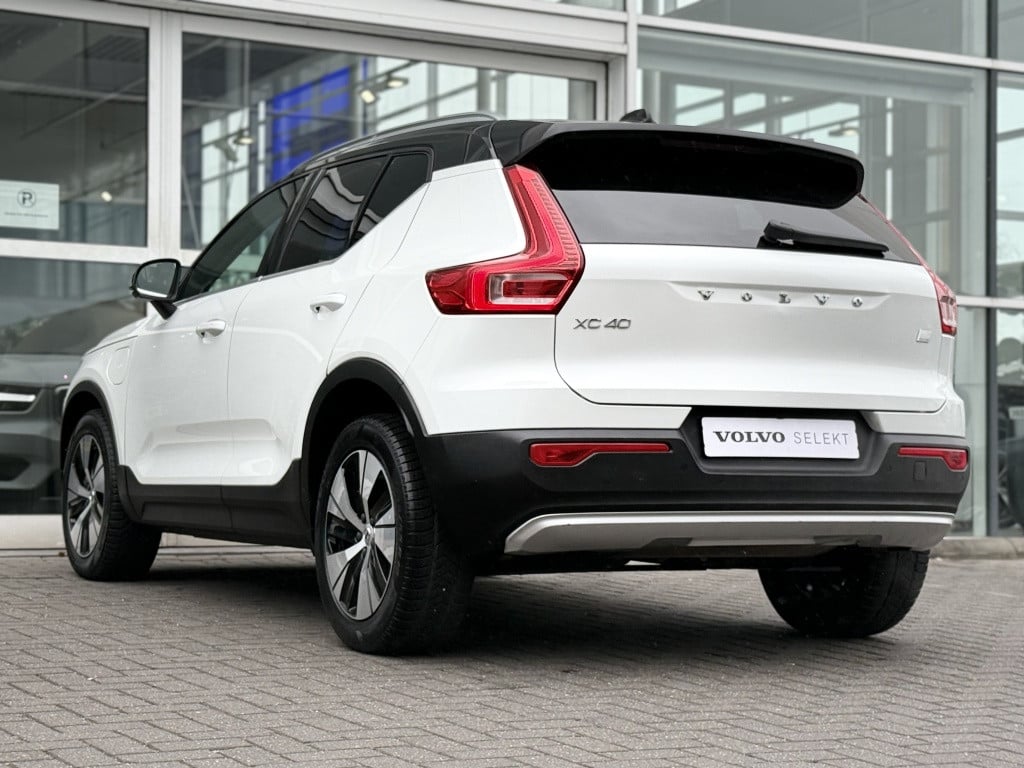 Volvo XC40 t5 262pk recharge business pro| navi| keyless| led| getint glas|