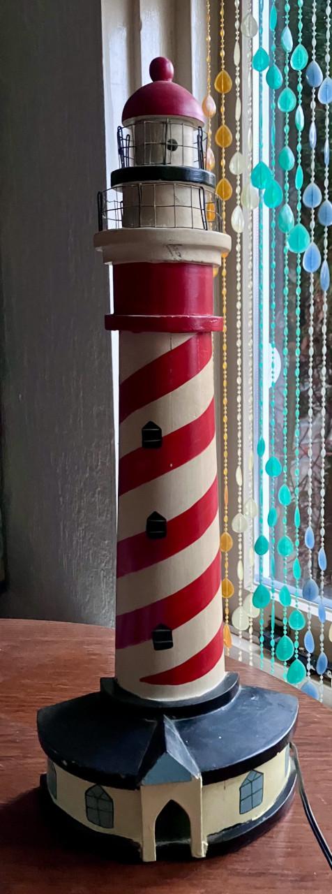 Vuurtoren Haamstede met licht, hout