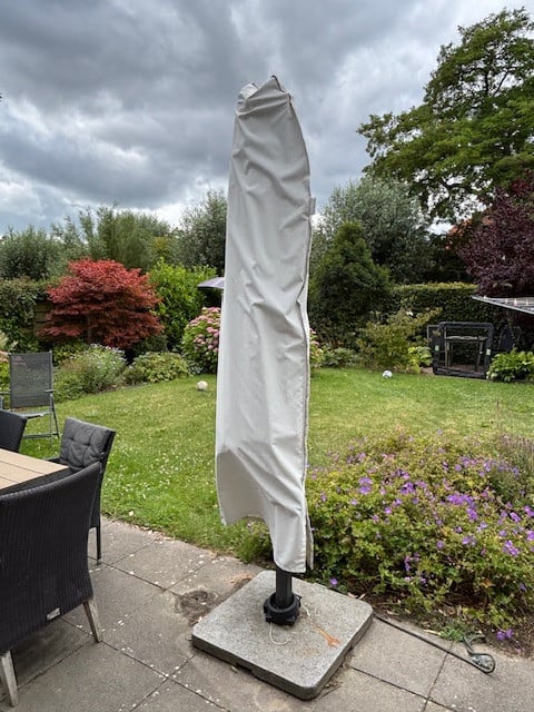 Zweefparasol met voet en hoes