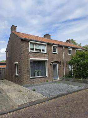 Te koop 2-onder-1-kap woning te Lewedorp