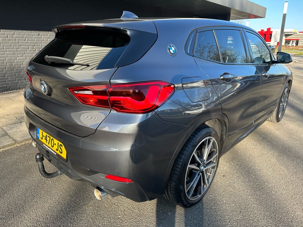 BMW X2 sdrive20i high executive // schaalstoelen // m pakket //