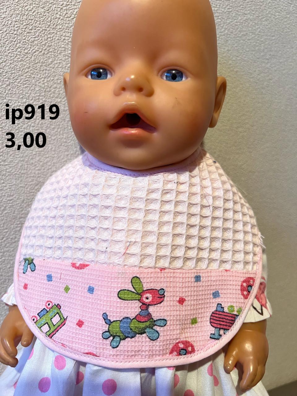 Poppenkleertjes baby born. Slaapzak. Opbrengst KiKa.