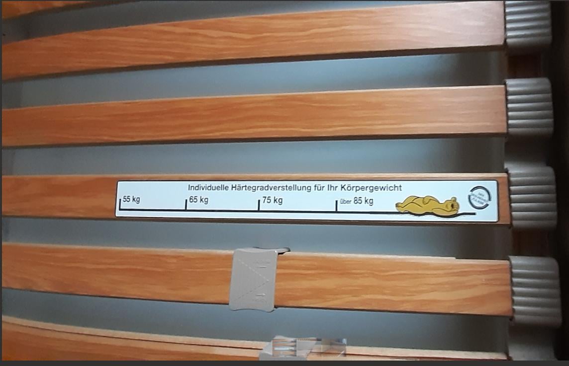 Slaapkamer ledikant, lattenbodem, lade, nachtkastje, kast 2-deurs, 2 x kast