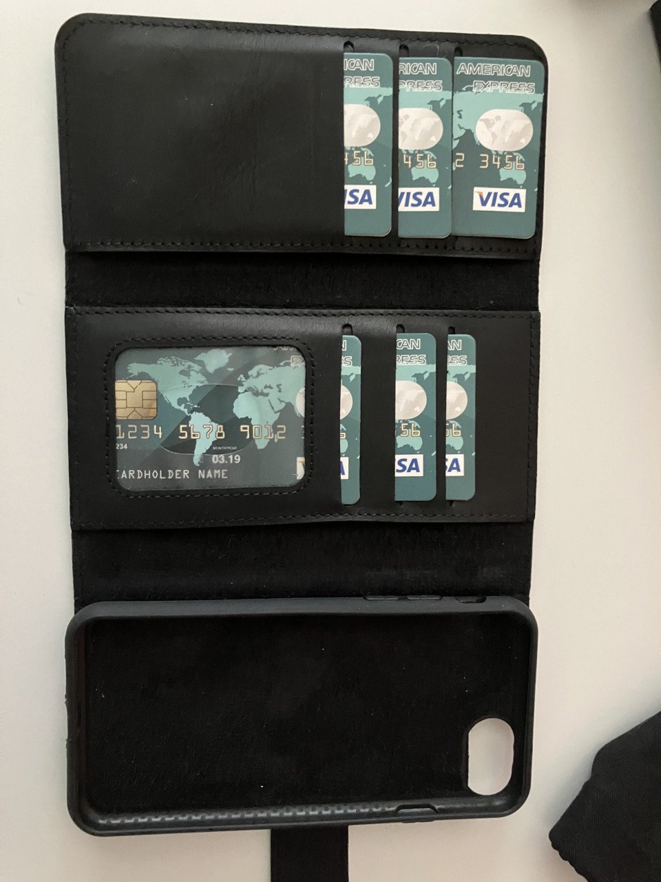 Telefoonhoesje of portemonnee voor de Iphone SE 20/8/7 zwart leer