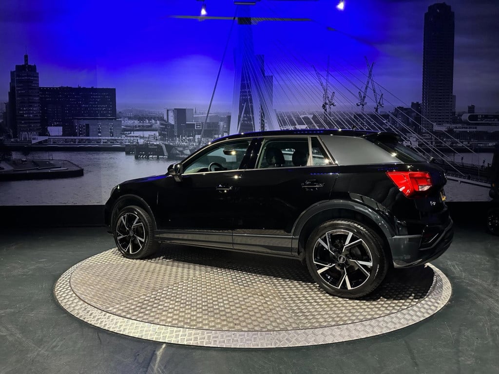 Audi Q2 35 tfsi business edition *navi*led*leer*trekhaak*
