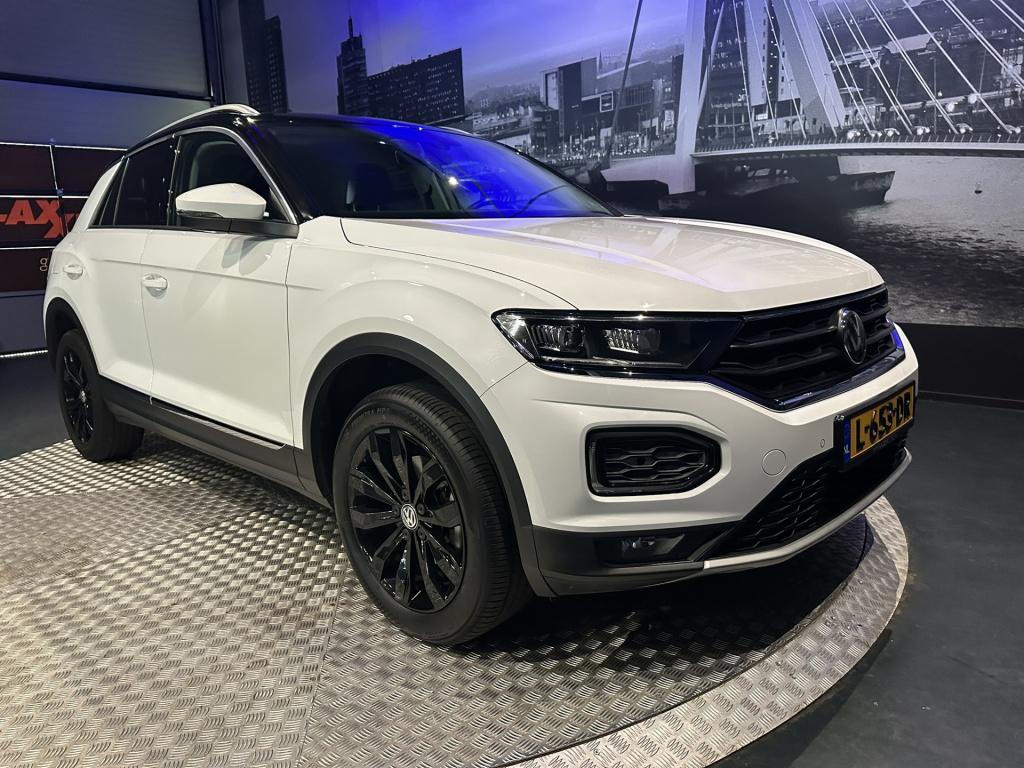 Volkswagen T-roc 1.5 tsi sport *camera*vitrual*winterpack*trekhaak*keyless*