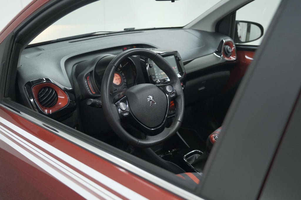 Peugeot 108 1.0 e-vti allure top! | elektrisch vouwdak | trekhaak | camera 