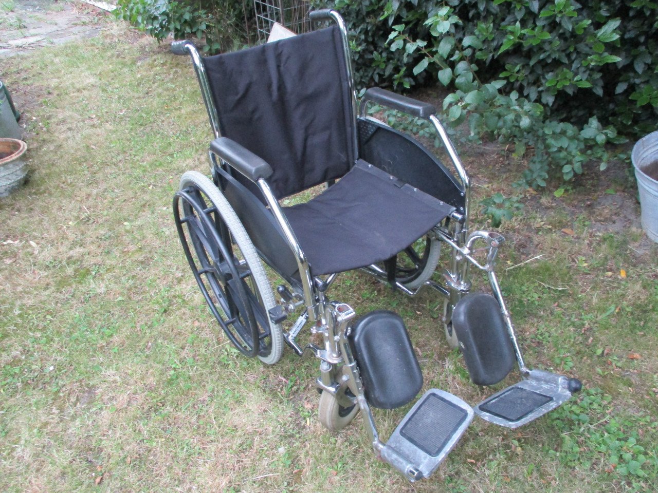 Te koop rolstoel met been steunen