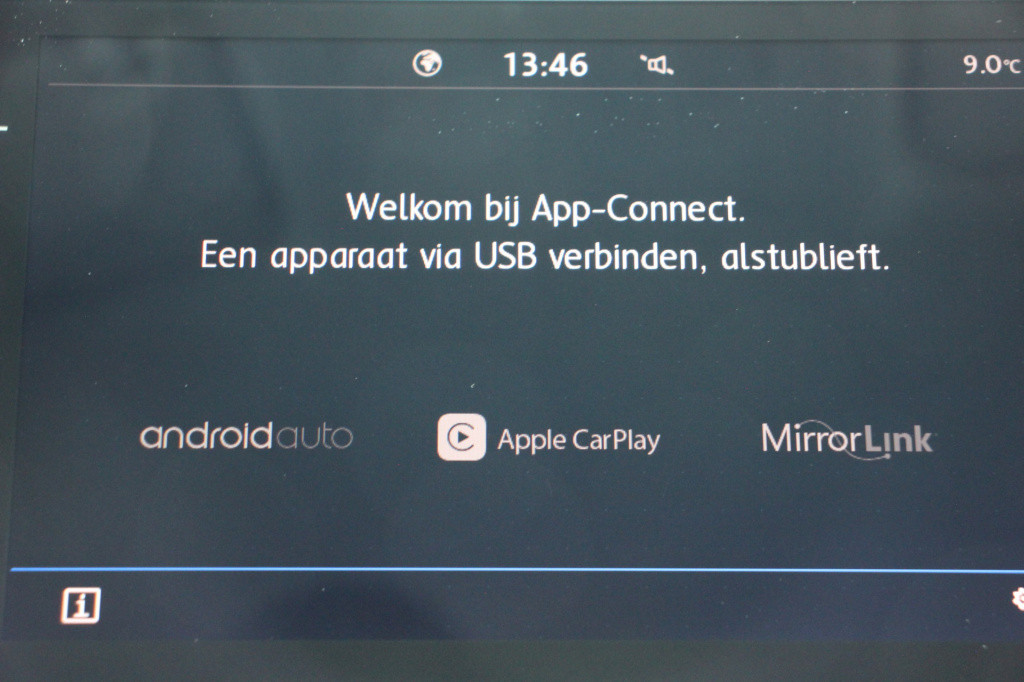 Volkswagen T-roc 1.5 tsi sport | acc | stoelverwarming | carplay |