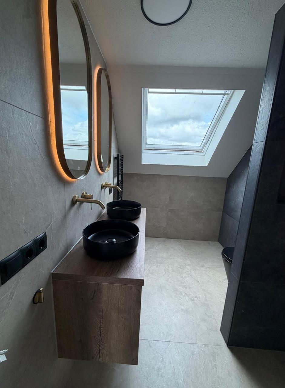 Aannemersbedrijf | Uit-en aanbouw, Badkamer renovatie, stuc- schilderwerk,