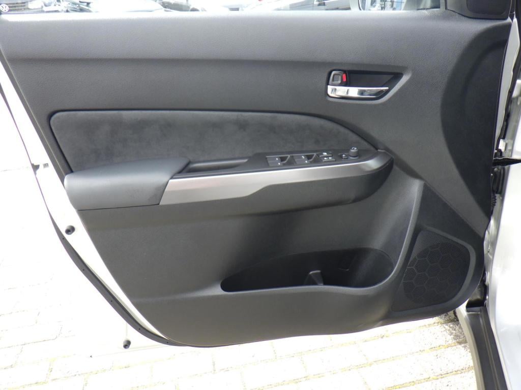 Suzuki Vitara 1.5 hybrid style