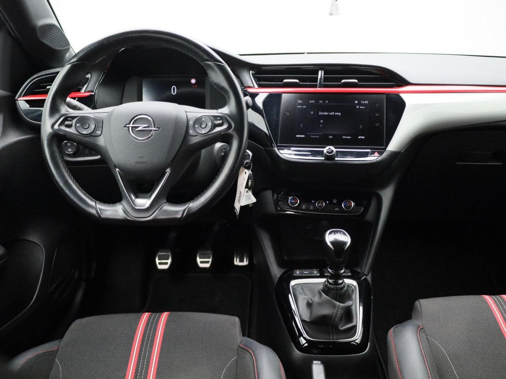 Opel Corsa 1.2 gs line | lmv | parkeer sensoren | half leder | dab | camera