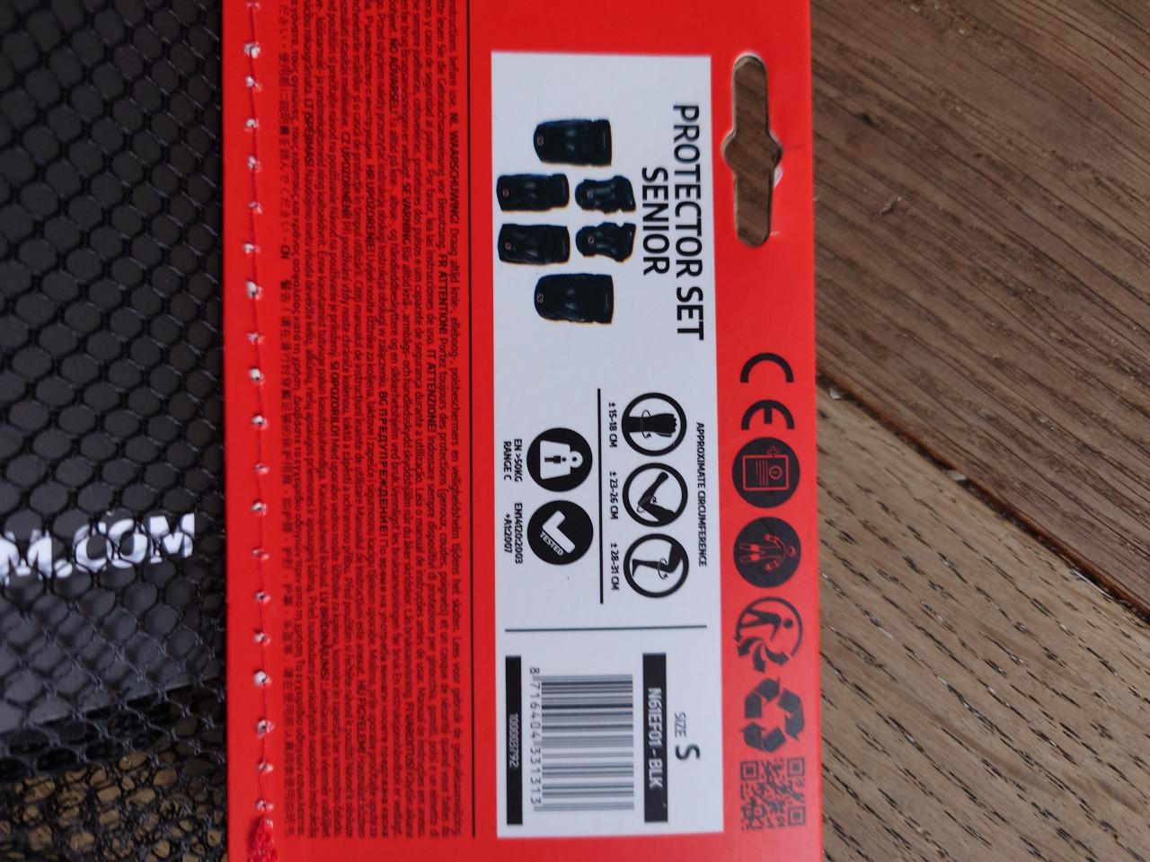 Skateboard Globe met beschermset Nijdam maat S