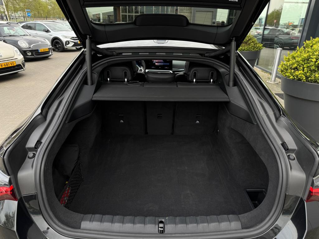 BMW 4 Serie gran coupé m440i xdrive m-sport * 360 camera * 20 inch * laserl