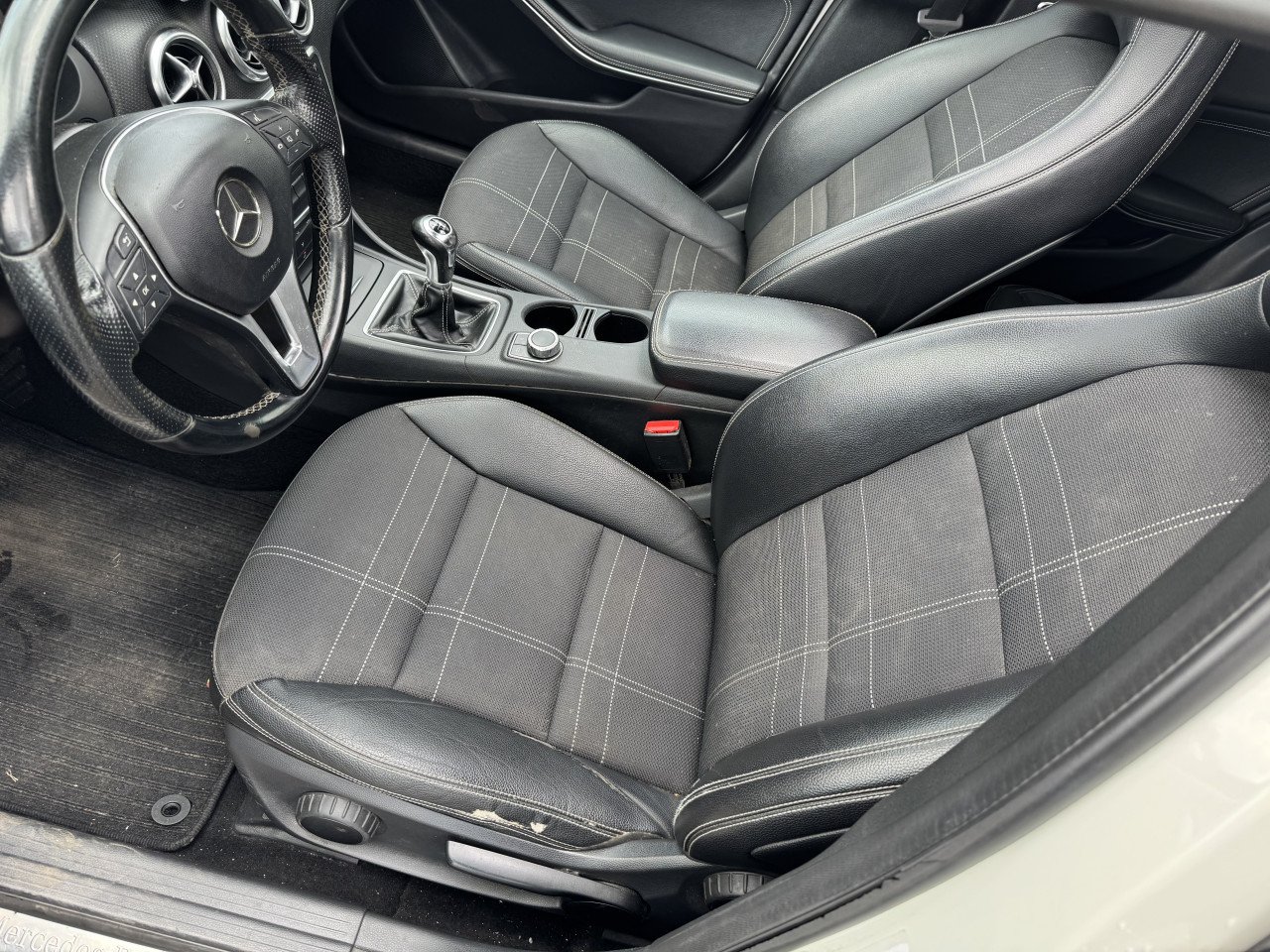 Mercedes A-Klasse 180 Amg line Benzine AIRCO ! ! !