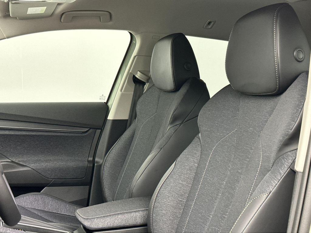 Skoda Elroq business edition tour elektromotor 210 kw / 286 pk