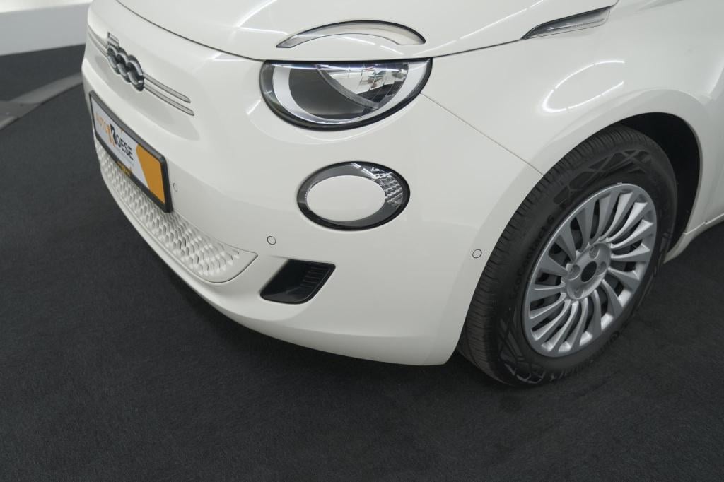 Fiat 500 urban 42 kwh | soh 96.8% | 3 fase laadfunctie | camera | apple car