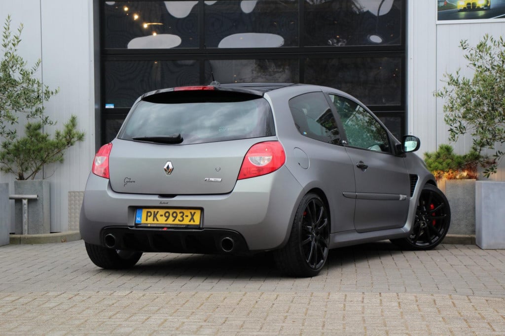 Renault Clio 2.0 rs - ange et demon 99/99 - akrapovic - recaro - shortshift