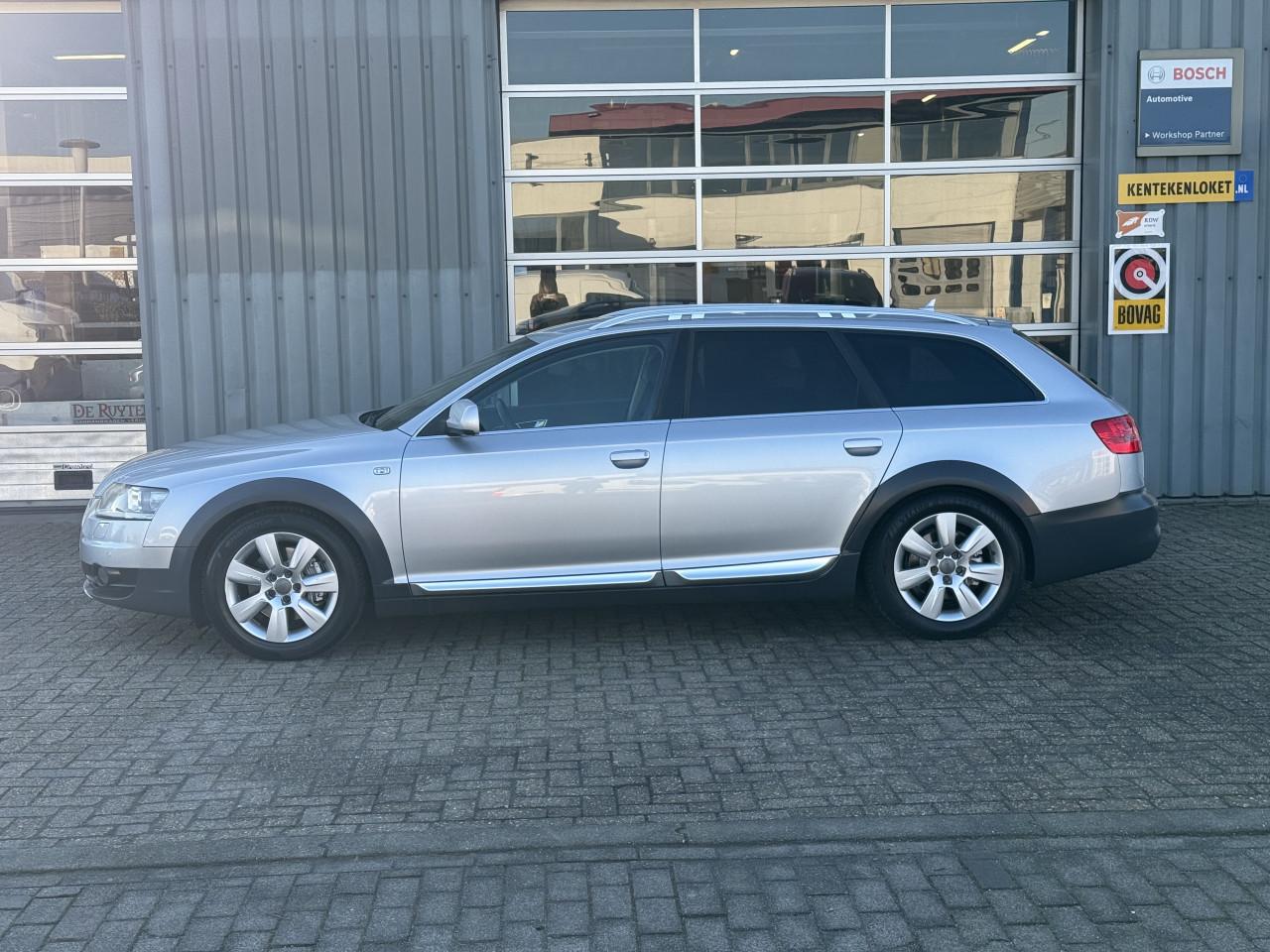 Audi A6 allroad quattro - 3.2 V6