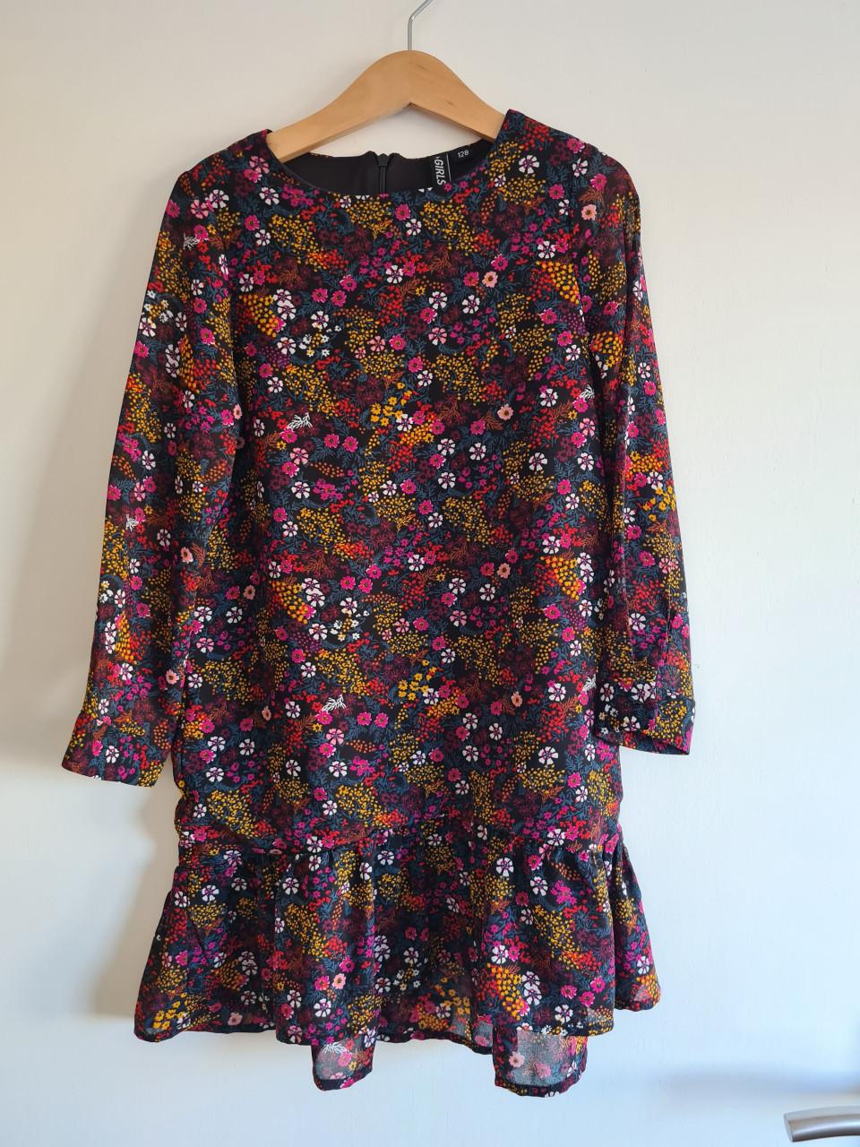 Bloemetjes jurkje met roezel van Girls Maat 128