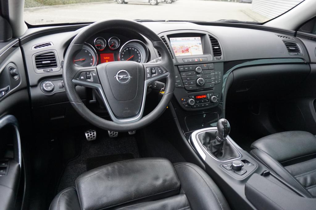 Opel Insignia 1.6 t sport climate / navi / cruise / leder / parkeers. / sto