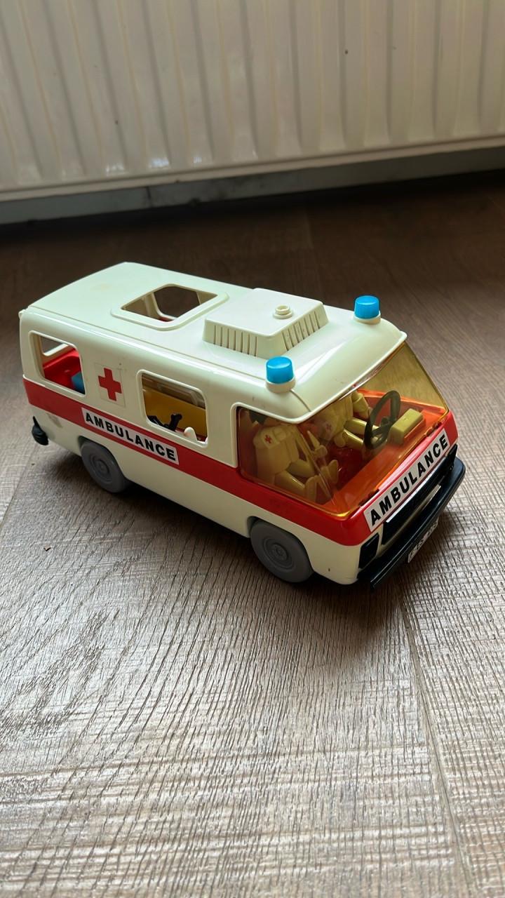 Playmobil ambulance