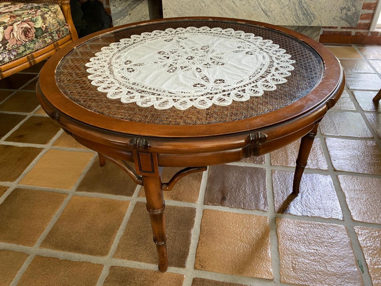Vintage 2 bankje + stoel +ronde salontafel
