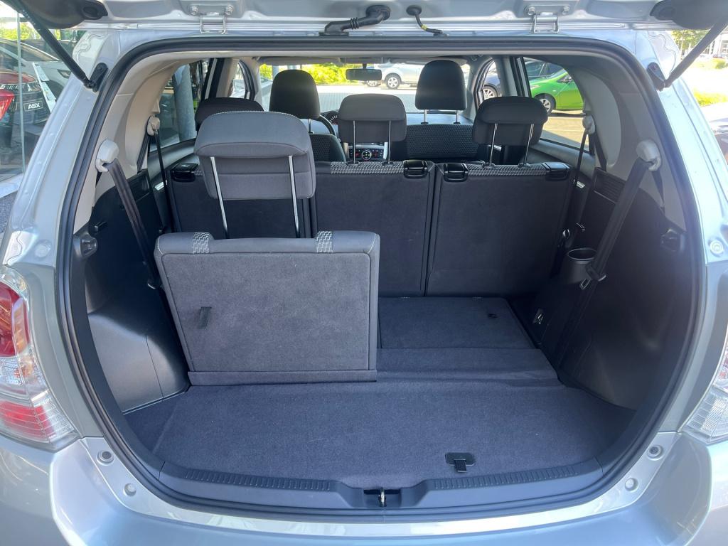 Toyota Corolla Verso 1.8 vvt-i dynamic business|7-persoons|trekhaak|rijklaa