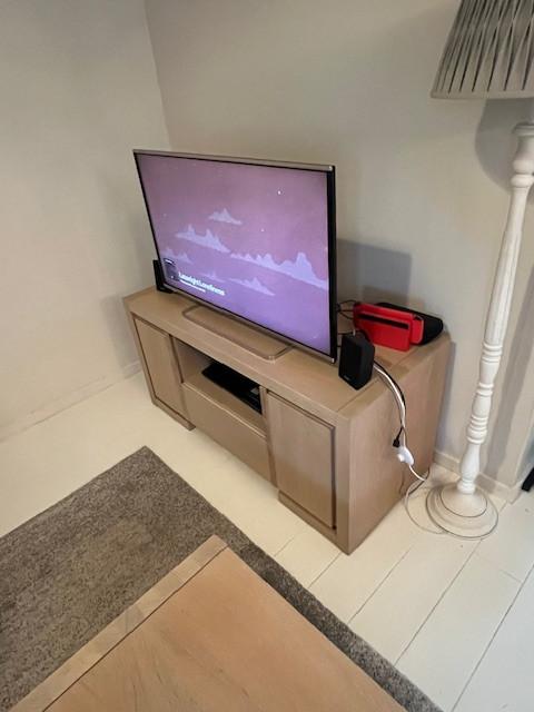 Salontafel en tv-meubelset (gaat samen weg, gratis!) - zelf ophalen