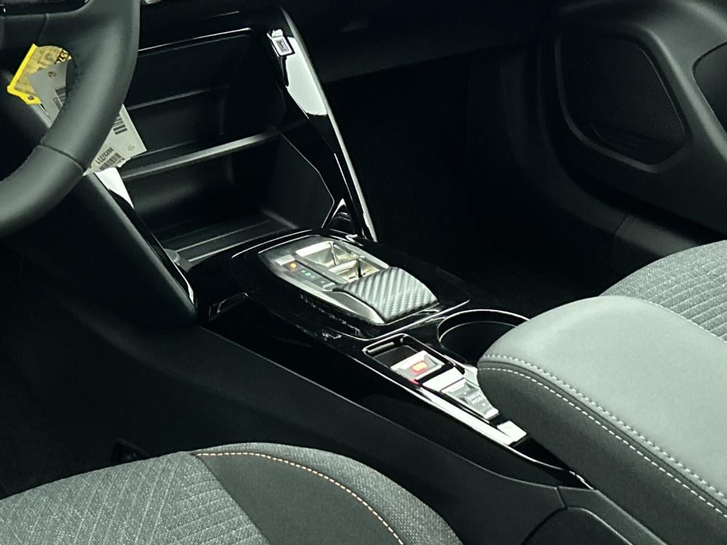 Peugeot E-2008 ev style 50 kwh | rijklaar |