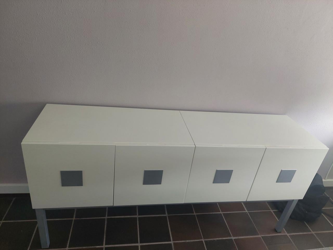 Witte kast / dressoir