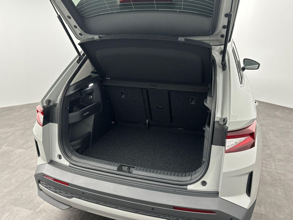 Skoda Elroq business edition tour elektromotor 210 kw / 286 pk