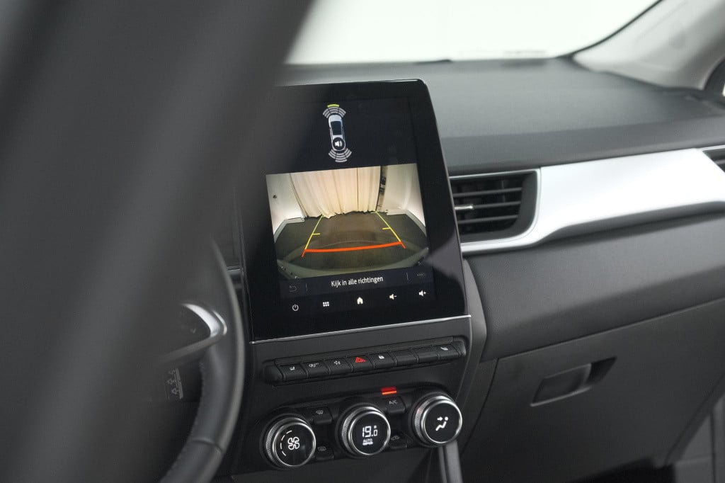 Renault Captur tce 140 edc techno | camera | 9.3 inch groot scherm | stoelv