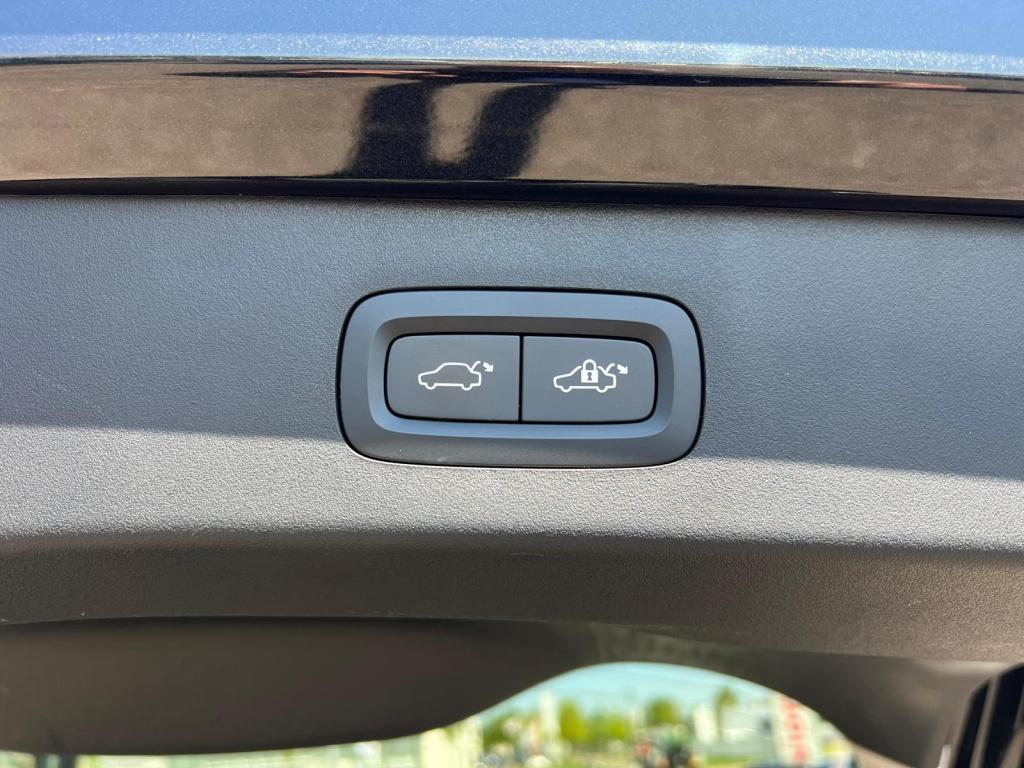 Lynk & Co 01 1.5 261pk plug in hybrid 7dcth , black edition , panodak , 360