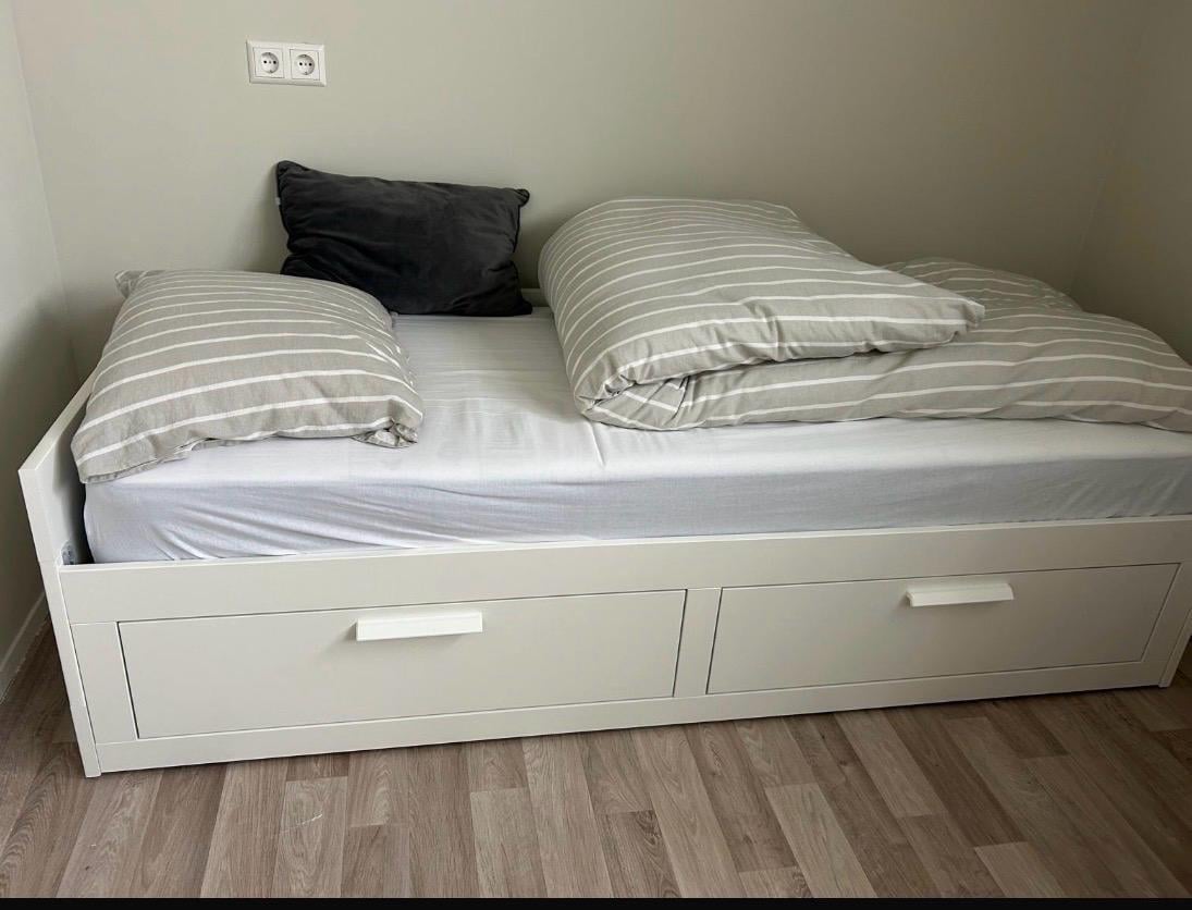 Bed + nieuw matras