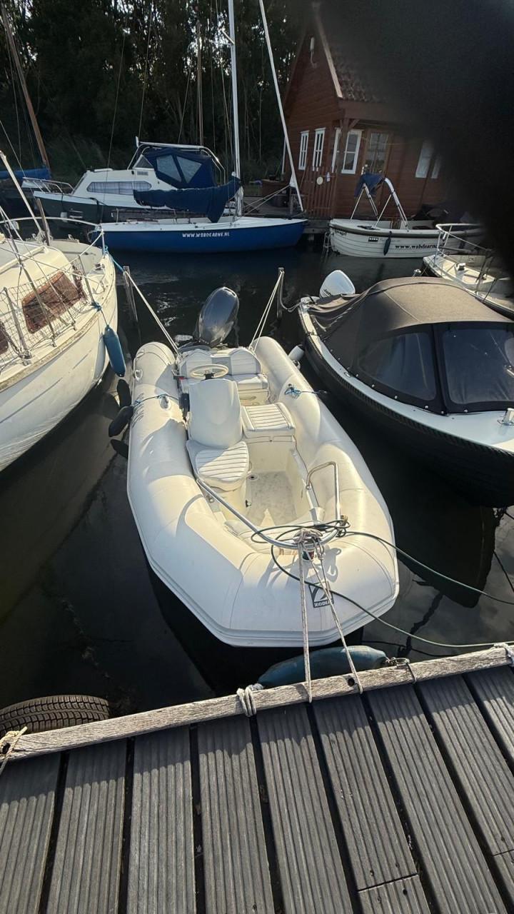 Zodiac met stuurconsole en 40 pk 4-takt yamaha buitenboordmotor