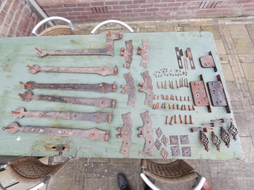 Antiek smeedijzeren poortbeslag staldeur deurbeslag boerenschuur