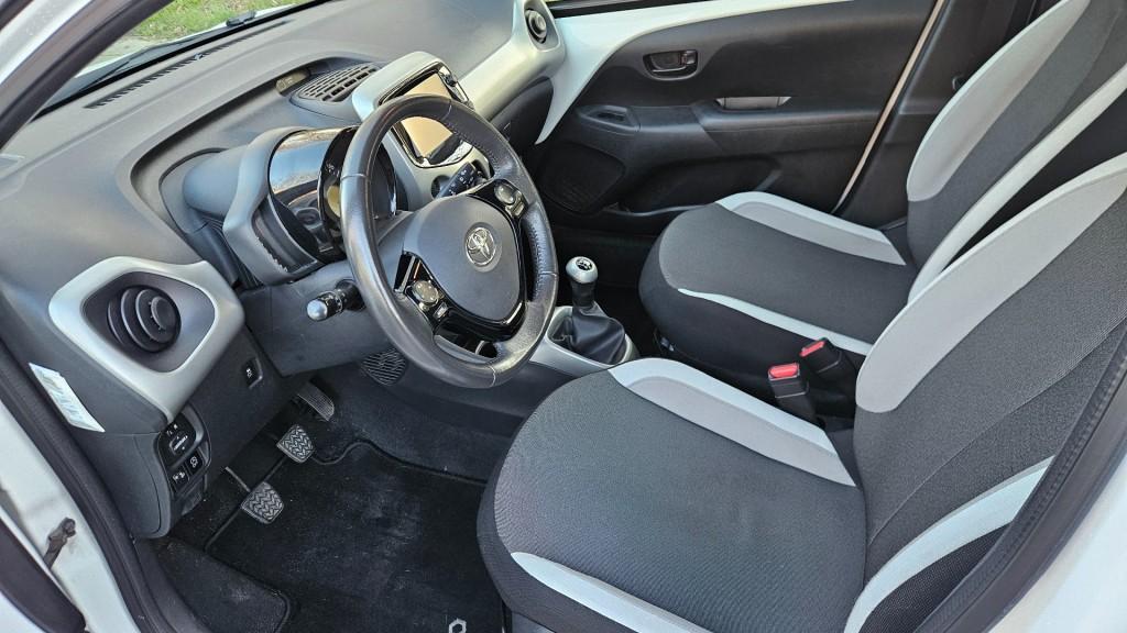 Toyota Aygo zuinige 1.0 vvt-i x-play 5drs 71.789 km ! nl auto
