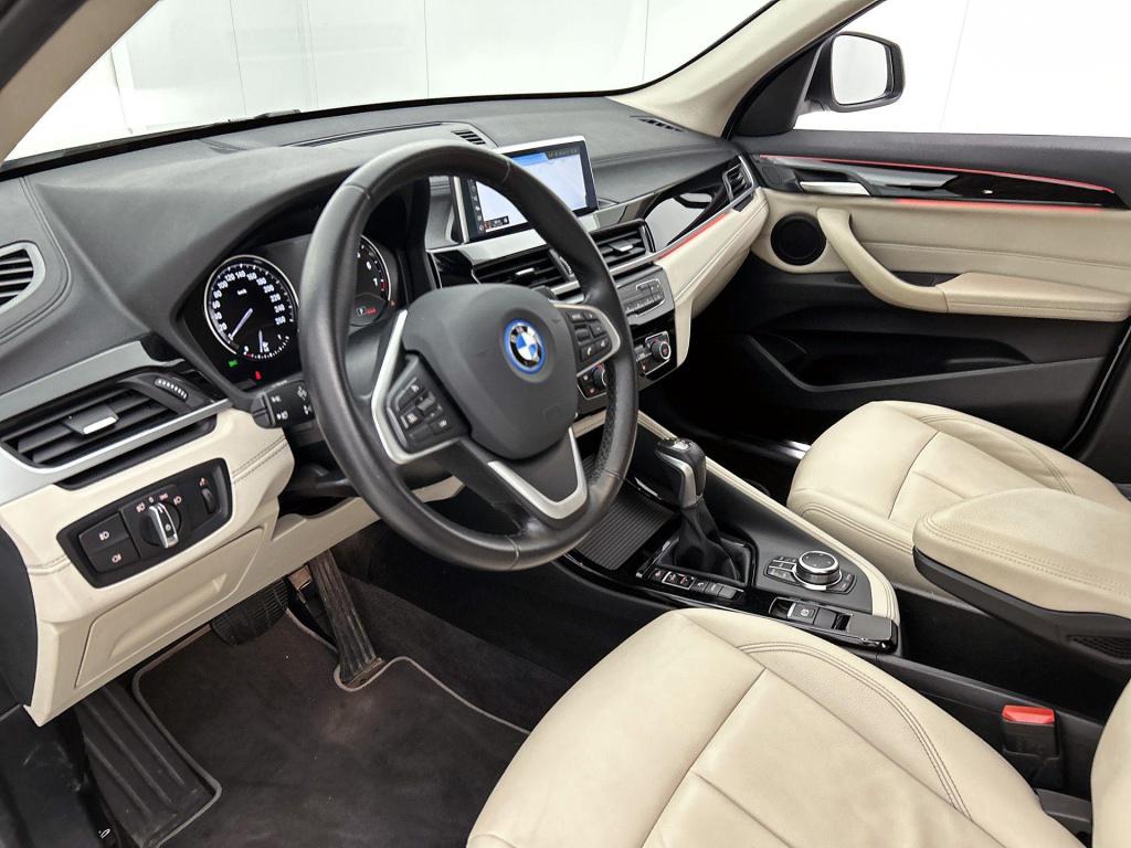 BMW X1 xdrive25e high executive | automaat | leder | parkeer sensoren | nav