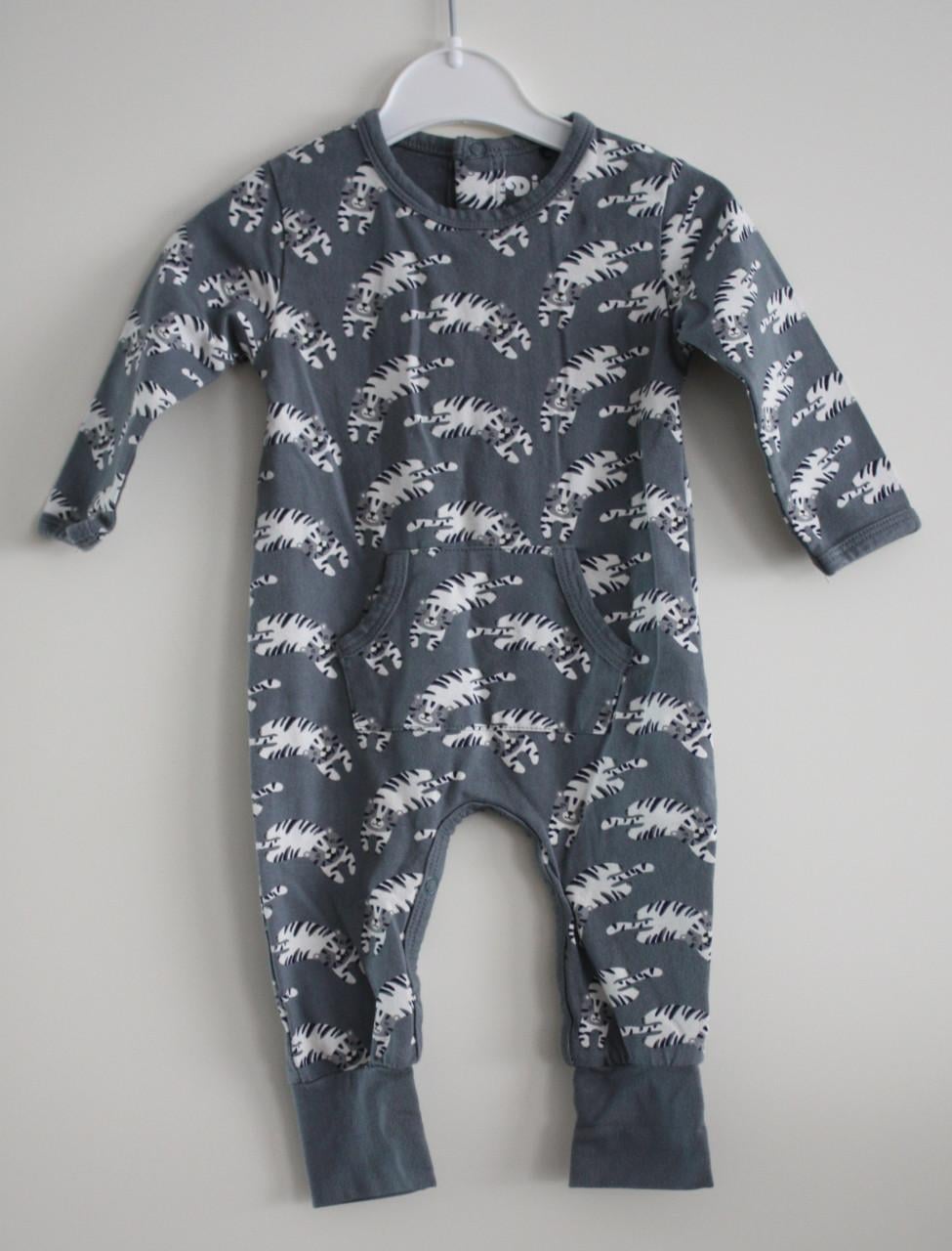 Groen blauw pakje  met printmaat 62