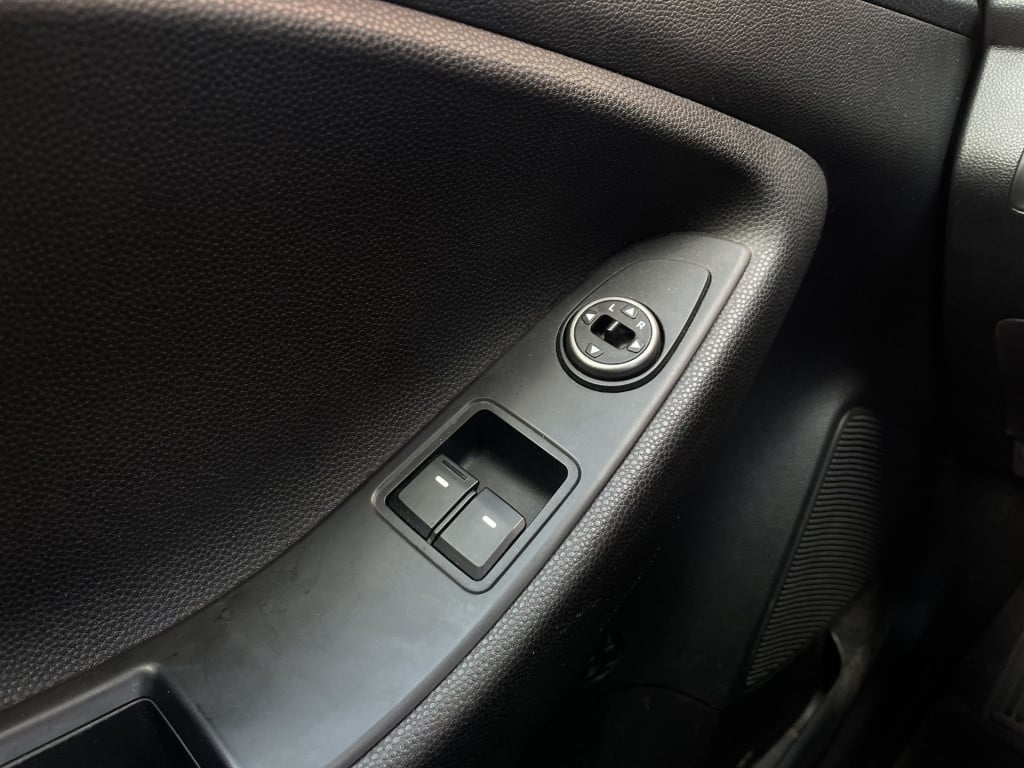 Hyundai I 20 1.2 hp i-motion premium | stuur/stoelverw. | radio | airco