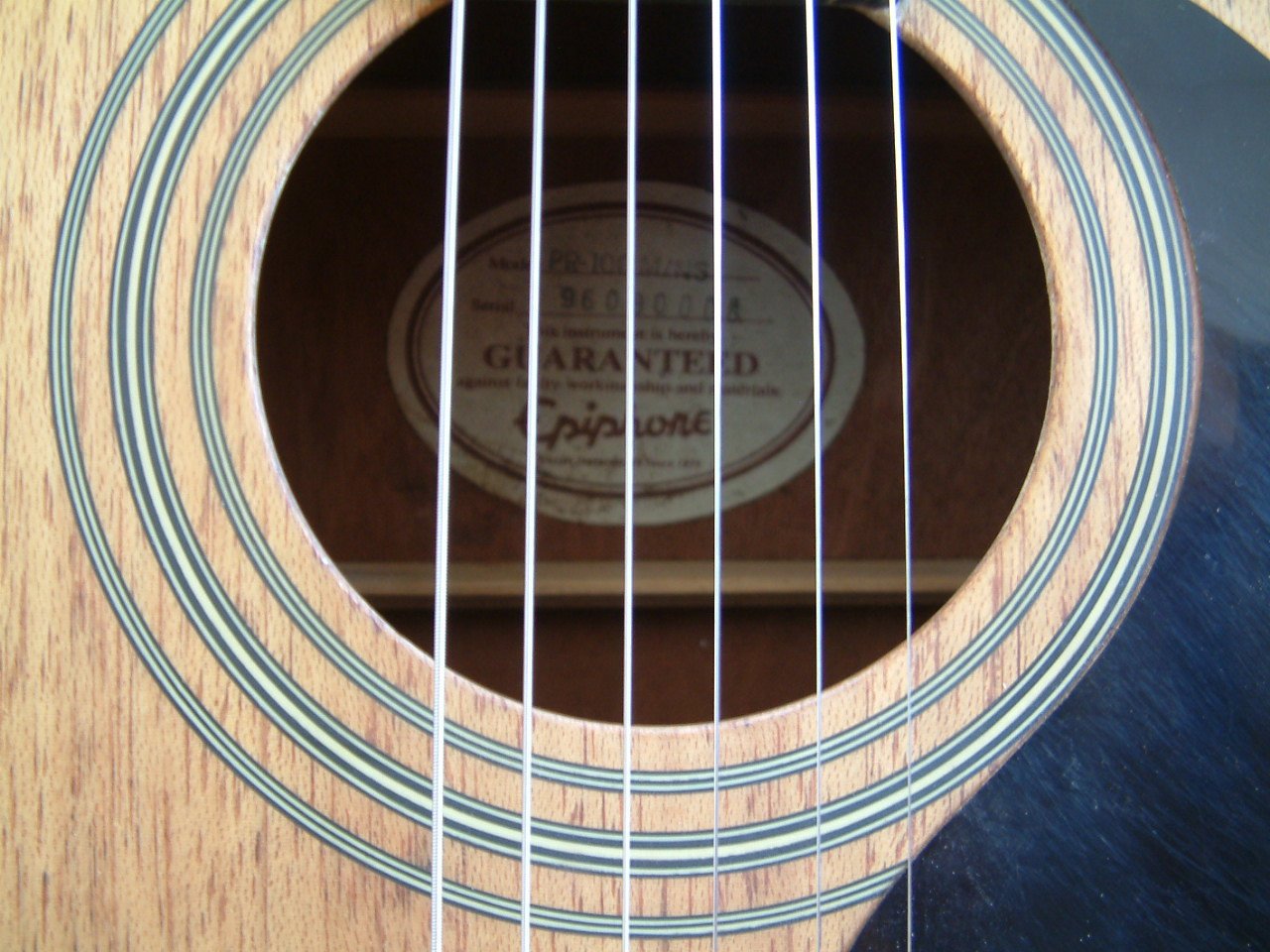 Westeren Epiphone met koffer   komt uit  1997