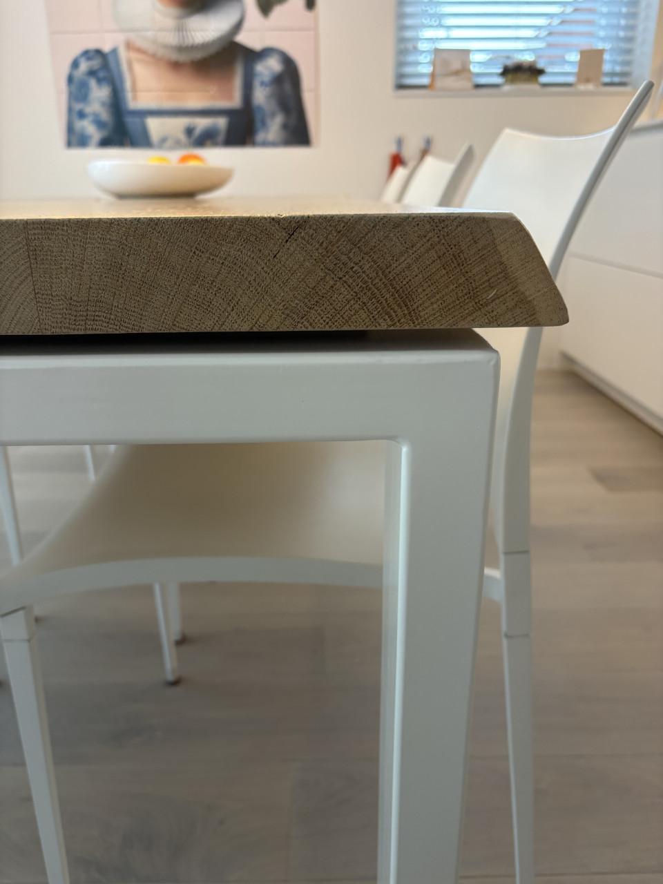 Mooie eikenhouten boomstam eettafel 210 x 100