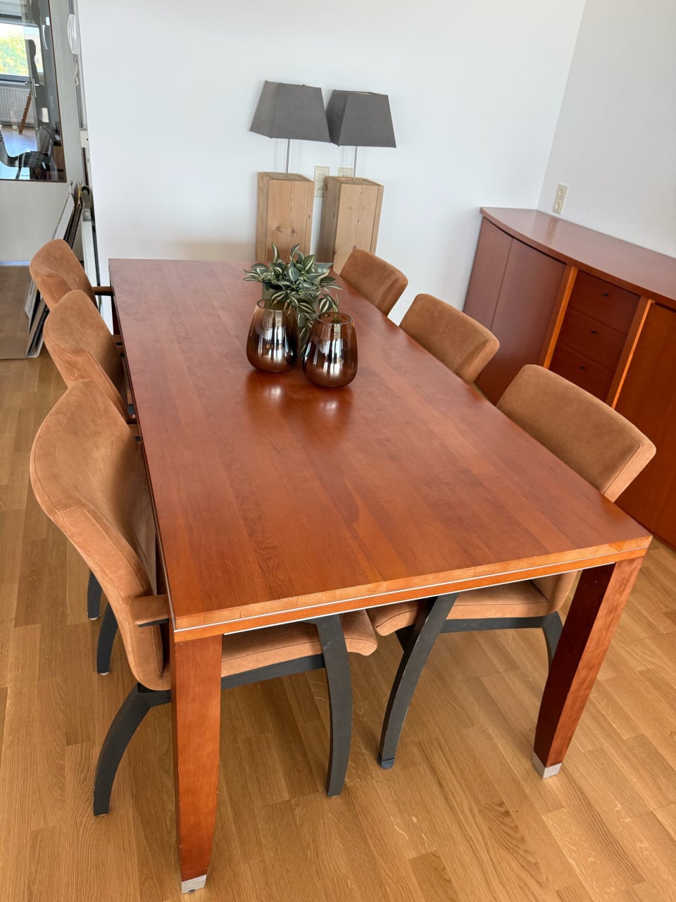 Gratis eettafel met 6 stoelen