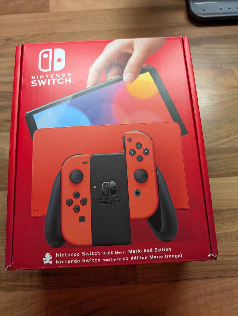 Nintendo Switch OLED Mario Editie - Zo goed als nieuw