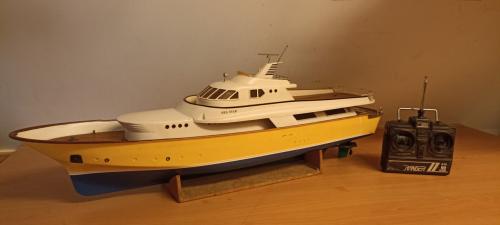 Modelboot, is gereserveerd.