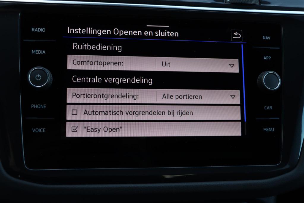 Volkswagen Tiguan 1.4 tsi ehybrid r-line business+ black style 245pk dsg6 |