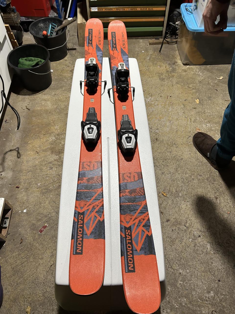 Salomon QST Junior twin tip ski 144