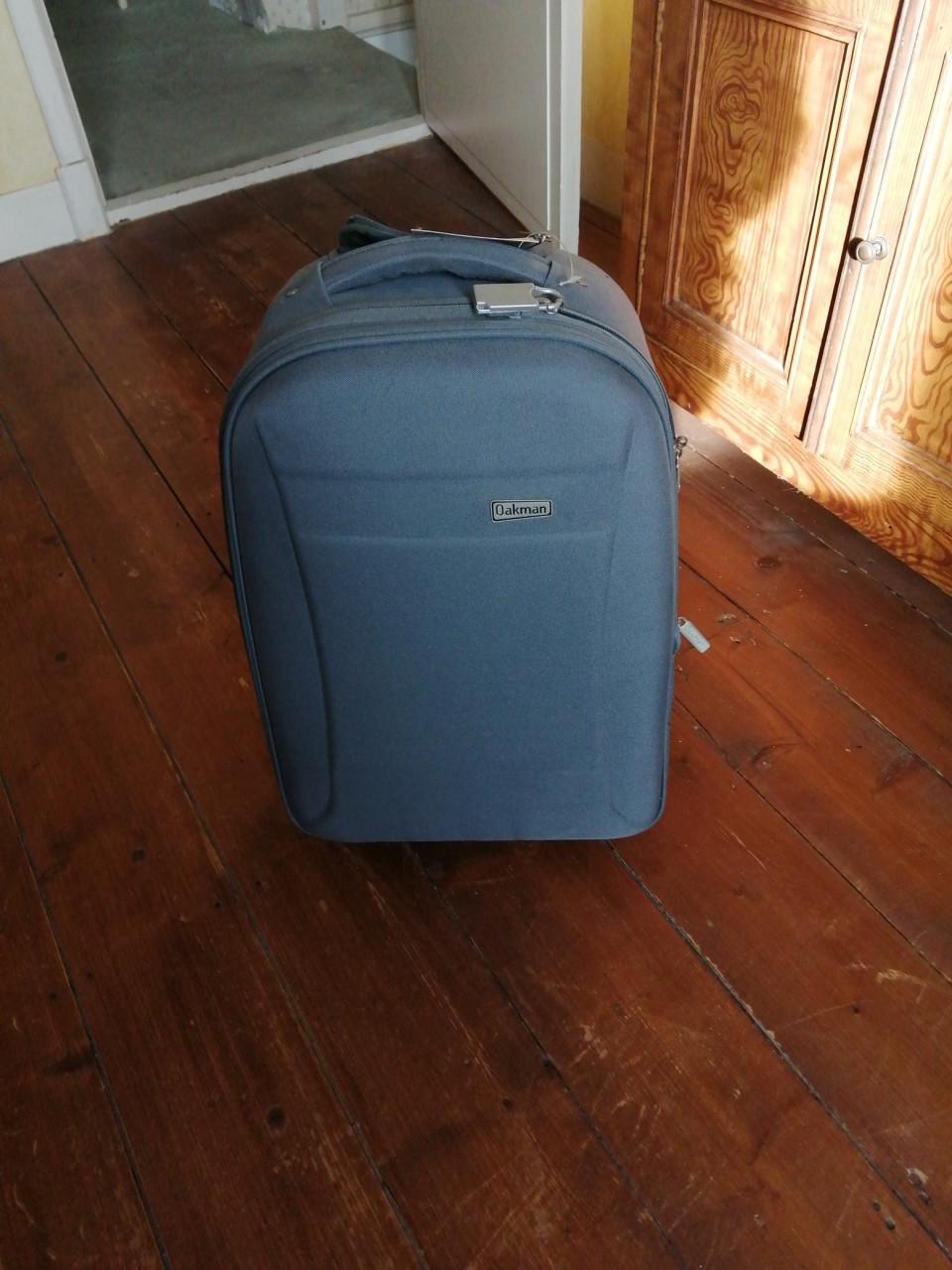 Gratis af te halen : Koffer / Trolley - GERESERVEERD