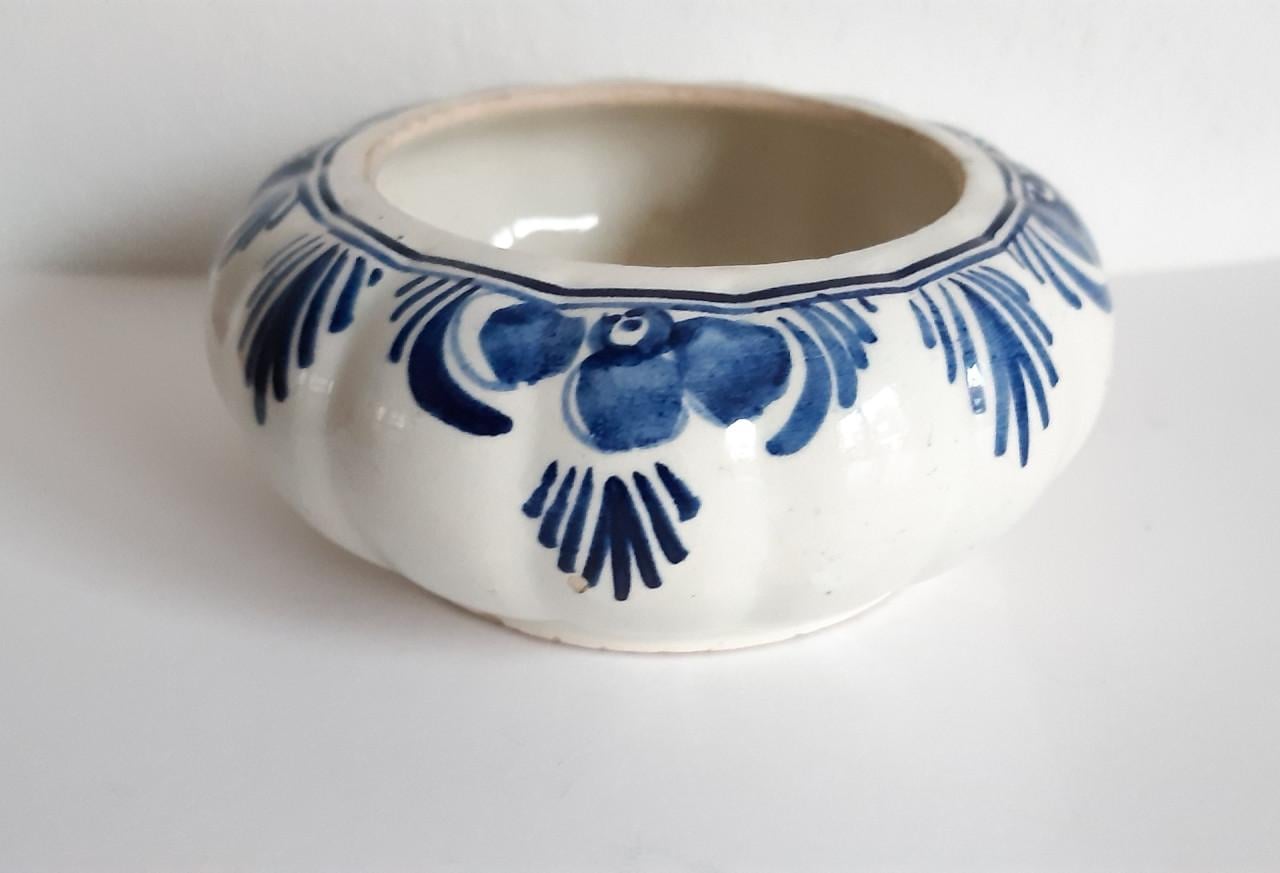 Theezeefje Insulinde Groningen koffie-thee met Delfts blauw opvangbakje